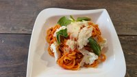 Objednať Spaghetti rajčatové s bůvolí mozzarellou