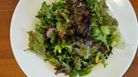 Objednať Míchaný listový salát s čerstvou sezónní zeleninou