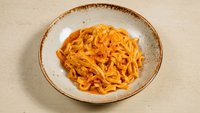 Objednať Spaghetti alla chitarra amatriciana s rajčaty, guanciale, chilli a sýrem pecorin