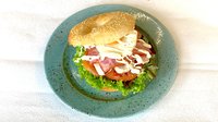 Objednať Bagel Club “sandwich”