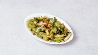 Objednať S1. Celerový salát s arašídy