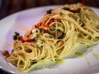 Objednať 1. AGLIO E OLIO KURACIE ŠPAGETY