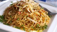 Objednať 🍝 Spaghetti aglio olio peperoncino, parmazán