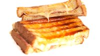 Hozzáadás a kosárhoz XL toast szalámis-sajtos