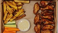 Objednať Wings with Fries - 1 person