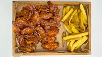 Objednať Wings with large Fries - 2 People