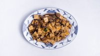 Objednať 16. Dusené tofu s lesnými hubami