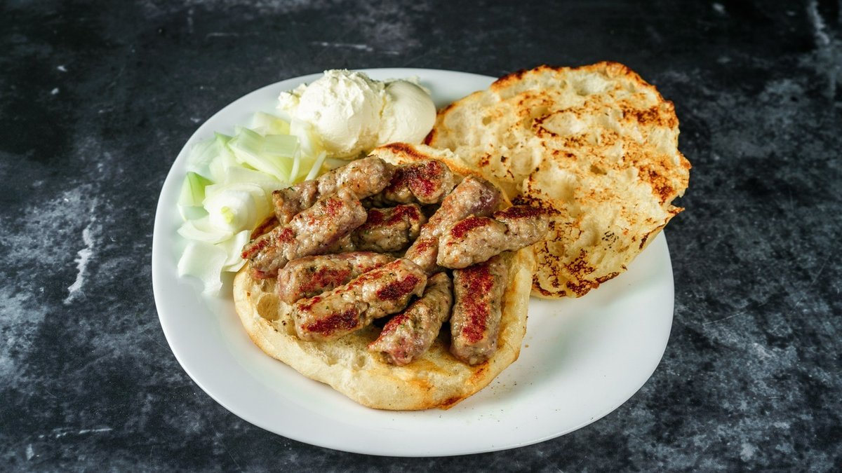 Sarajevski ćevapi u lepinji