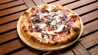 Hozzáadás a kosárhoz Csirkés-Betyár Pizza (32cm)