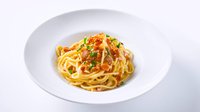 Objednať Spaghetti "Carbonara" se slaninou, vaječným žloutkem a parmezánem