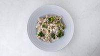 Objednať Fusilli con pollo, ricotta e broccoli