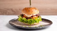 Objednať BBQ Beyond ”hovězí” burger s čedarem