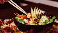 Objednať EP4-UDON TOM XAO BOWL  japon.poké bowl s krevetami na woku