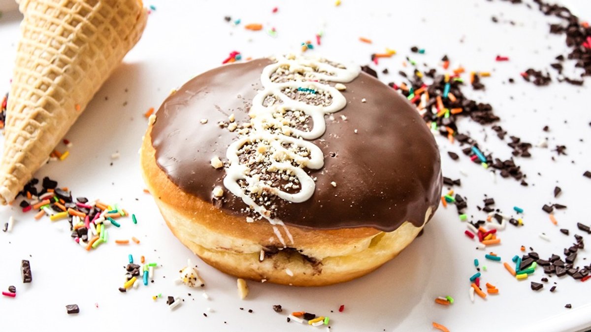 Shell Donut with Nutella Donut Time Nasimi