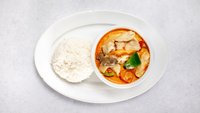Objednať Vepřové maso na červeném kari po Thajsku s rýží 🌶️🌶️