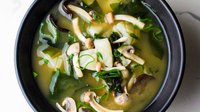 Hozzáadás a kosárhoz Miso leves tintahallal, gombákkal és választható feltéttel