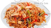 Objednať T3. Thajské smažené rýžové nudle s kuřecím masem