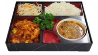 Objednať B2. Pikantní polévka, čínský salát, pekingské kuře 🌶️, bílá rýže