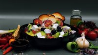 Hozzáadás a kosárhoz Görög saláta, választható öntettel, pirítóssal