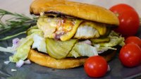 Hozzáadás a kosárhoz Grillezett camembert smashburger hasábburgonyával