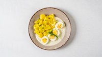 Objednať Koprová omáčka s vejcem a vařeným bramborem