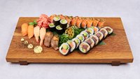Objednať Omakase sushi pre 2 osoby 34 ks