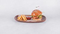 Objednať Beyond meat - Vegetarian burger s hranolkami a kečupom
