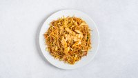 Objednať 344 Smažené rýžové nudle Bun s kuřecím masem