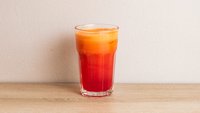 Objednať Čerstvě vymačkaný juice - pomeranč, jahody, mango