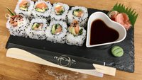 Objednať California roll losos/avokádo/okurek/japonská majonéza/sezam