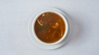 Objednať Kuřecí polévka s bambusem a houbami 双冬汤