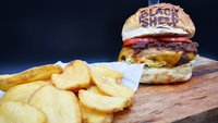 Hozzáadás a kosárhoz Black Sheep Burger,100% ANGUS MARHA, házi sültburgonya, mártogatós
