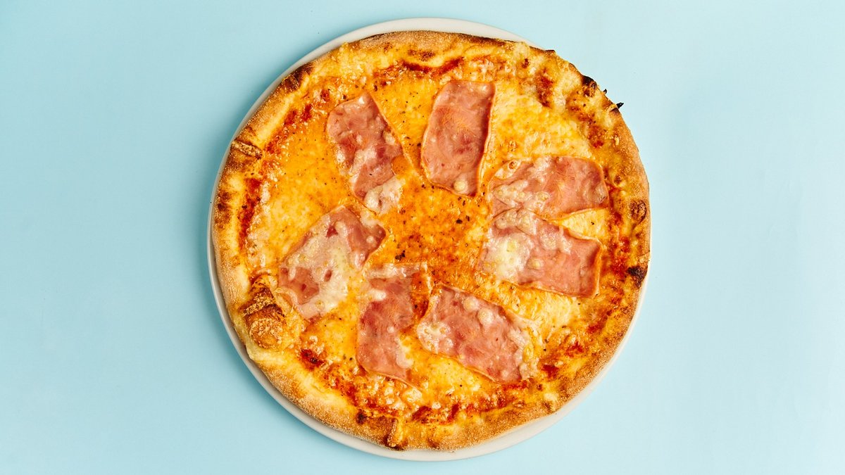 45. Pizza Prosciutto