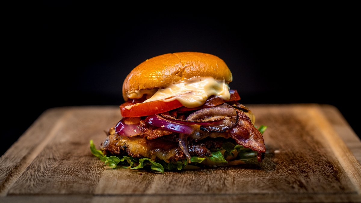 Linnan Burger | Premium-burgereita Hämeenlinnassa | Hämeenlinna