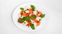 Objednať Mozzarella s paradajkou a bazalkovým pestom