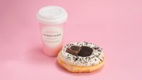 Objednať Signature donut + Coffee(Cappuccino or Latte)