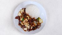 Objednať M26 - Hovězí „kung-pao“ s rýží