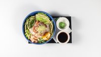 Objednať Poke bowl s marinovaným tuniakom, sushi ryža