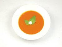 Objednať Tomatová polévka s ricottou a bazalkou