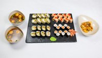 Objednať Sushi set 12 masami