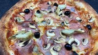 Hozzáadás a kosárhoz Capricciosa pizza (33cm)