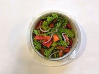 Objednať Malý listový salátek s čerstvou zeleninou, vinaigrette