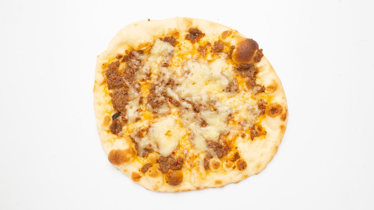 Manakish Pizza with Sucuk Arabi