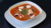 Objednať Tom Yum kuře - thajská tradiční ostrá polévka