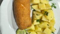 Objednať Cordonbleu – kuracie prsia plnené šunkou  a syrom, varené zemiaky