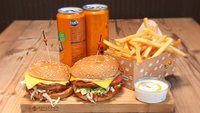 Objednať 2x Czechburger menu + 2x hranolky + 2x nápoj 330ml + Tatarka