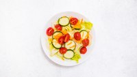 Objednať Miešaný šalát: mrkva, paradajky, uhorky