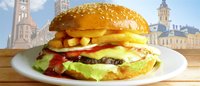 Hozzáadás a kosárhoz Áfonyás camembertes hamburger  kicsi, marhahússal +sült krumpli +0.33l-es coca-cola