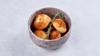 Objednať Pečené zemiaky v masti s tymiánom a cesnakom
