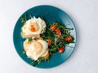 Objednať Eggs Benedict with salmon / Vejce Benedikt s lososem